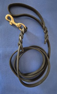 Svart läderkoppel med mässinghake 13mm 180cm