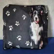 Väska/sminkväska med hundtryck Border collie & tassavtryck