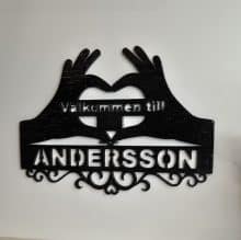 Dörrskylt ”Välkommen till”